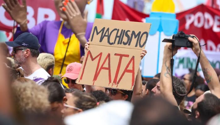 Sobrecarga doméstica expõe mulheres à violência, dizem especialistas