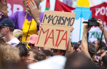 Sobrecarga doméstica expõe mulheres à violência, dizem especialistas