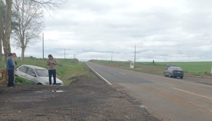 Foto: PRE. Pinhão - Motorista sem CNH se envolve em acidente que deixa dois feridos na PR-170