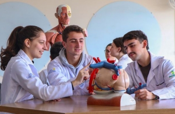 Medicina Campo Real é destaque nacional no Enamed