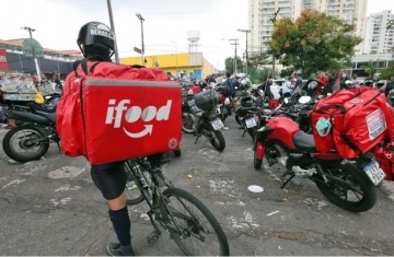 Anvisa libera venda de medicamentos por plataformas como iFood e Rapp