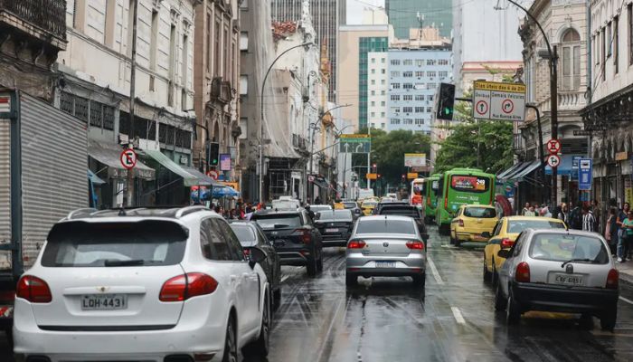 © Joédson Alves/Agência Brasil Adesivo eleitoral pode levar à perda da cobertura de seguro
