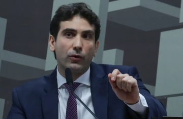 Galípolo critica empresas que pressionam para usar FGC