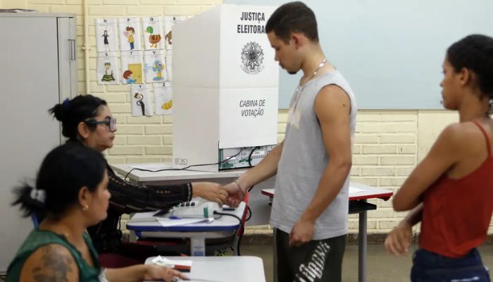 Com envelhecimento da população, eleitorado jovem recua 22% em 16 anos
