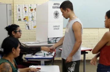Com envelhecimento da população, eleitorado jovem recua 22% em 16 anos