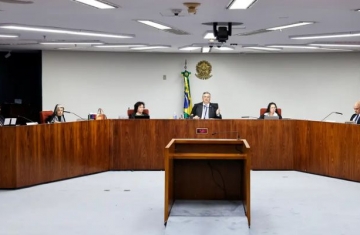Dino e Moraes defendem rediscutir dispensa de diploma para jornalista