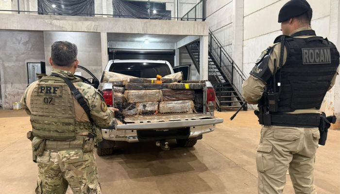 PRF e PM apreendem mais de 4 toneladas de maconha em barracão de Toledo
