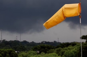 Paraná recebe alerta sobre o perigo potencial de tempestades em 214 cidades; veja quais e a previsão do tempo