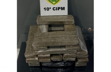 Laranjeiras - Rotam apreende mais de 15kg de maconha em ônibus