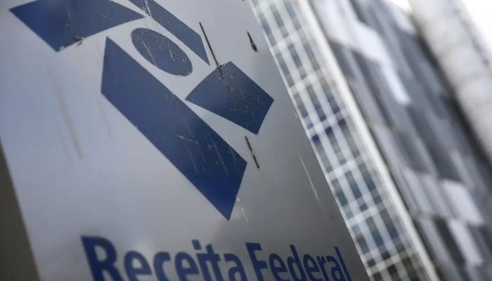 Receita paga nesta segunda último lote de restituição do IR 2026