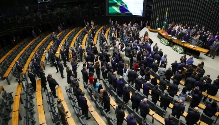 Câmara deve decidir sobre "taxa das blusinhas" nesta segunda