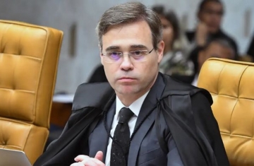 Mendonça quer levar ao plenário diálogos atribuídos a Vorcaro e Moraes