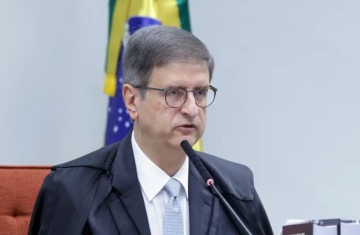 PGR pede anulação de investigação sobre conversas de Moraes e Vorcaro