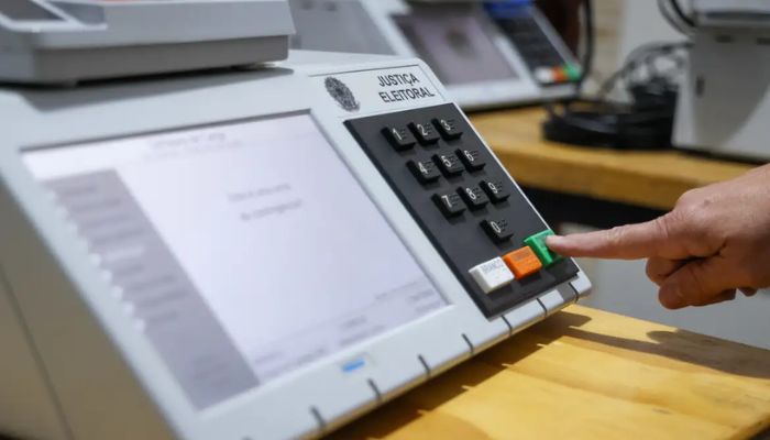 © Luiz Roberto/TSE TSE manda Eduardo Bolsonaro retirar posts de desinformação sobre urnas
