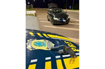 Guaraniaçu - PRF apreende arma de fogo com menor na BR-277