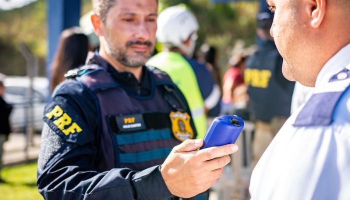 PRF reforça fiscalização nas rodovias federais do Paraná durante o feriado da Independência