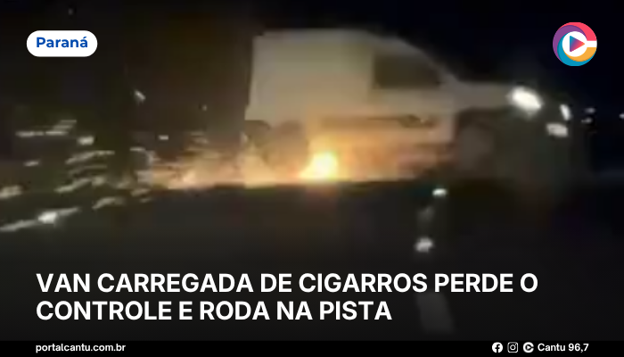 Foto: Reprodução Van carregada de cigarros perde o controle e roda na pista