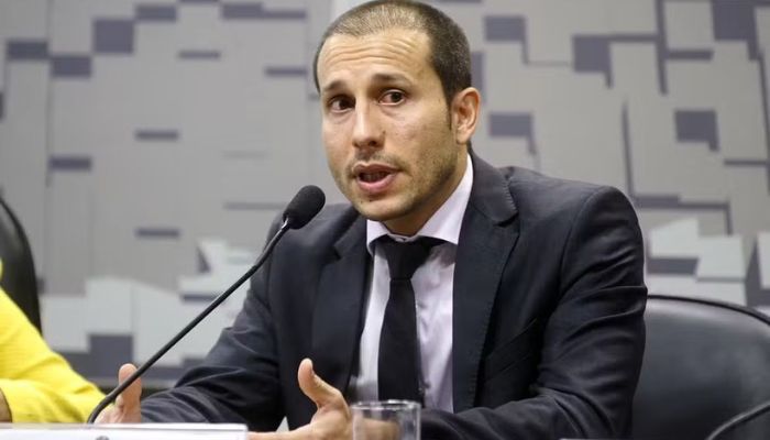 "Verdade prevalecerá", diz número 2 da PF após afastamento de Andrei 
