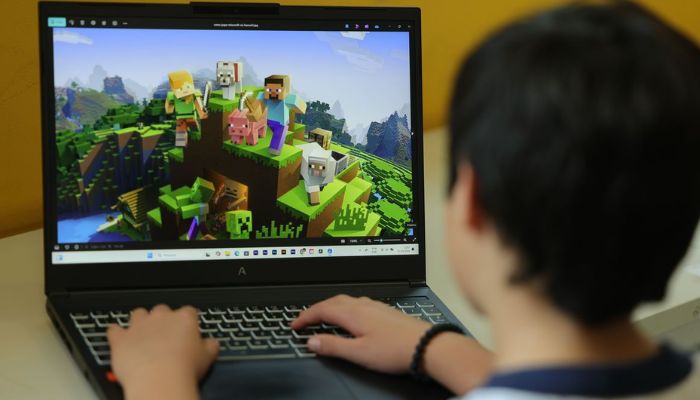 © Fabio Rodrigues-Pozzebom/ Agência Brasil Olho seco: uso excessivo de telas entre crianças reduz ato de piscar