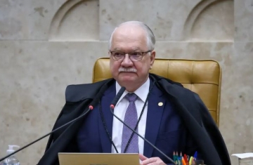 Fachin suspende decisões de Mendonça e Dino sobre diretor da PF