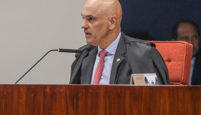 © Valter Campanato/Agência Brasil Fachin decide tirar Moraes da relatoria do inquérito das fake news