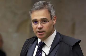 Mendonça homologa delação sobre financiamento do filme sobre Bolsonaro