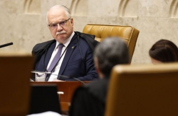 Ex-ministros e sociedade civil divulgam carta em apoio a Fachin 
