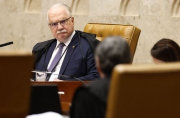 Fachin desmarca julgamento sobre atuação de Mendonça no caso Master