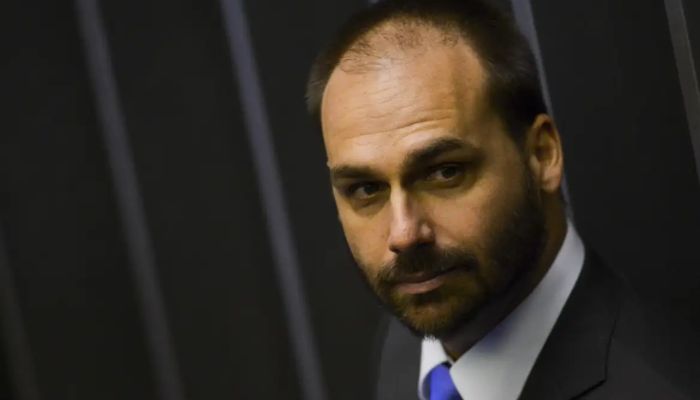 Ministério da Justiça demite Eduardo Bolsonaro por abandono de cargo