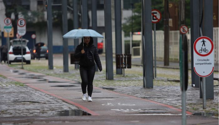 Semana terá chuva, frio e encerrará com sol no Paraná, prevê Simepar