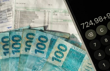 Arrecadação federal ultrapassa R$ 2 trilhões em oito meses