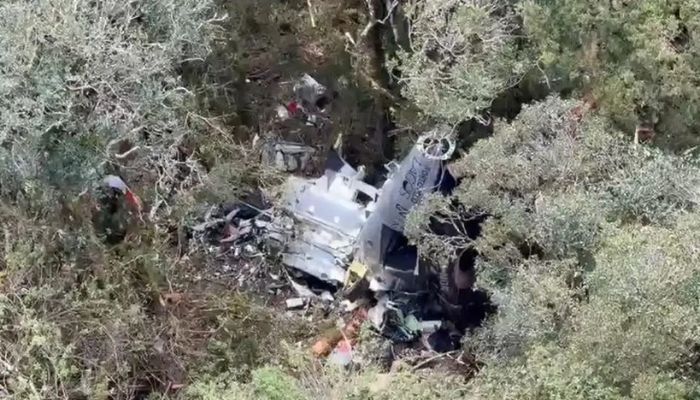 © Corpo de Bombeiros Militar-SC/Divulgação Bombeiros encontram helicóptero com corpo do cantor Rick