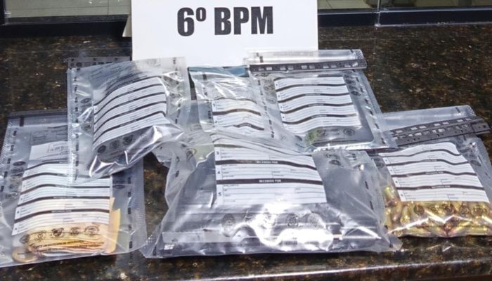 Quedas – Homem é preso com drogas e arma