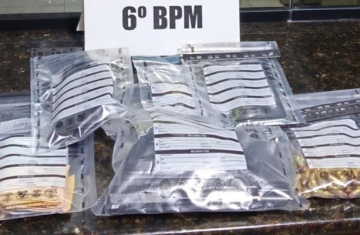 Quedas – Homem é preso com drogas e arma