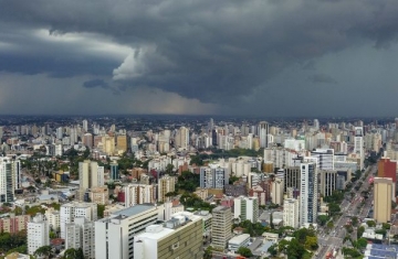 Frentes frias marcam o retorno de tempestades ao Paraná nesta semana, prevê Simepar