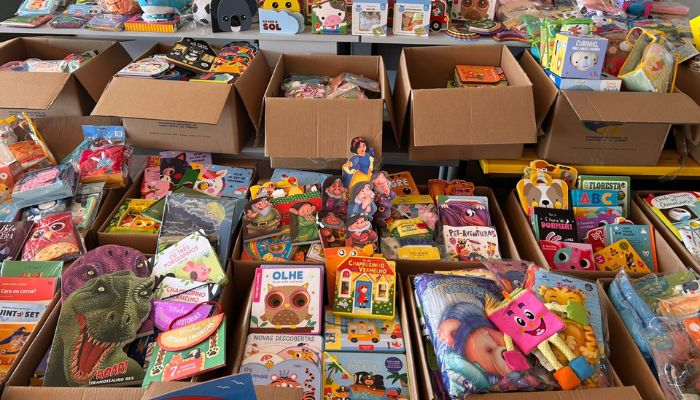 Campo Bonito - Administração investe em leitura e distribui 1.300 livros para a rede municipal de ensino