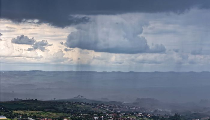 Chuva volumosa faz 16 cidades paranaenses atingirem a média do mês em 12 dias