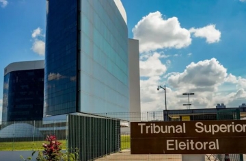 Nunes Marques convoca campanhas de Lula e Flávio para reunião no TSE