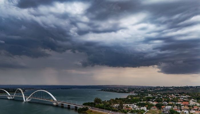 Chuvas diminuem no país, mas temporal persiste na Região Sul