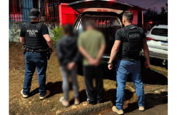 Laranjeiras - PCPR prende casal por tráfico de drogas e apreende entorpecentes enterrados em quintal de residência