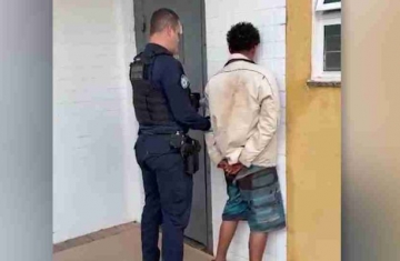Homem flagrado praticando atos obscenos em frente a salão é preso pela GM em Cascavel