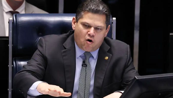 Alcolumbre vai promulgar fim da escala 6x1 nesta sexta