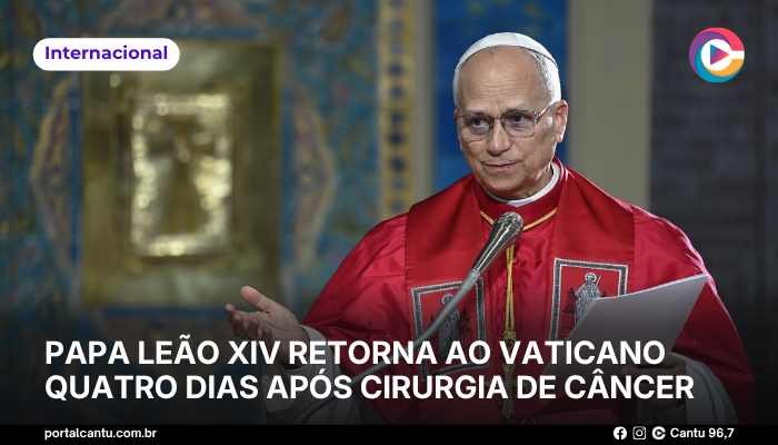 Papa Leão XIV retorna ao Vaticano quatro dias após cirurgia de câncer