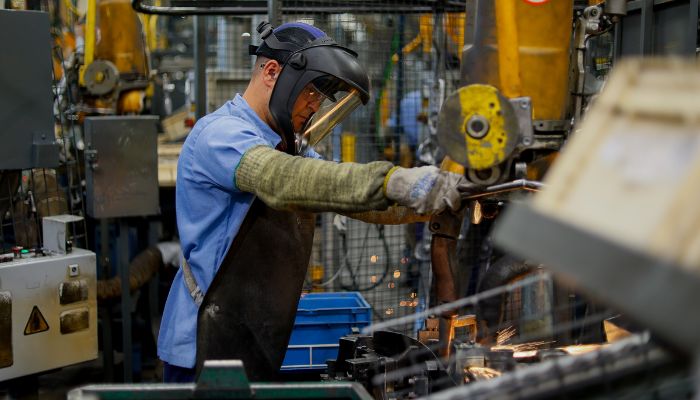 Indústria, comércio e serviços: Agências do Trabalhador ofertam 27,1 mil vagas no Estado