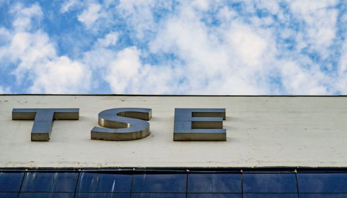TSE dá 24 horas para Meta dar informações sobre igualdade de campanhas