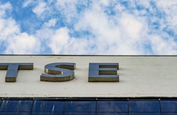 TSE dá 24 horas para Meta dar informações sobre igualdade de campanhas