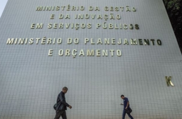 Governo pretende realocar R$ 20 bilhões no Orçamento de 2027