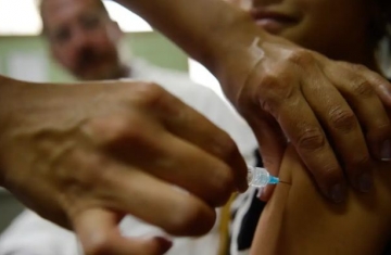 Consultas por lesões pré-cancerígenas caem após vacina contra HPV