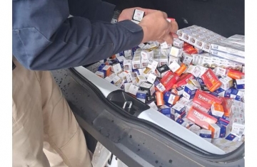 PRF apreende medicamentos estrangeiros em carro de escolta armada na BR-277, em Cascavel (PR)