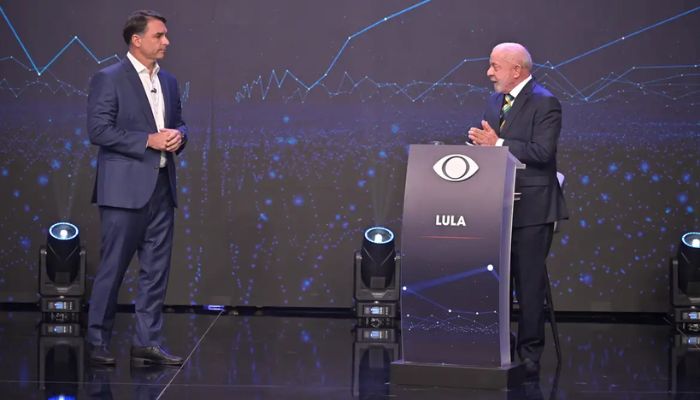 Mendonça diz que Flávio e Lula podem divulgar sigilos